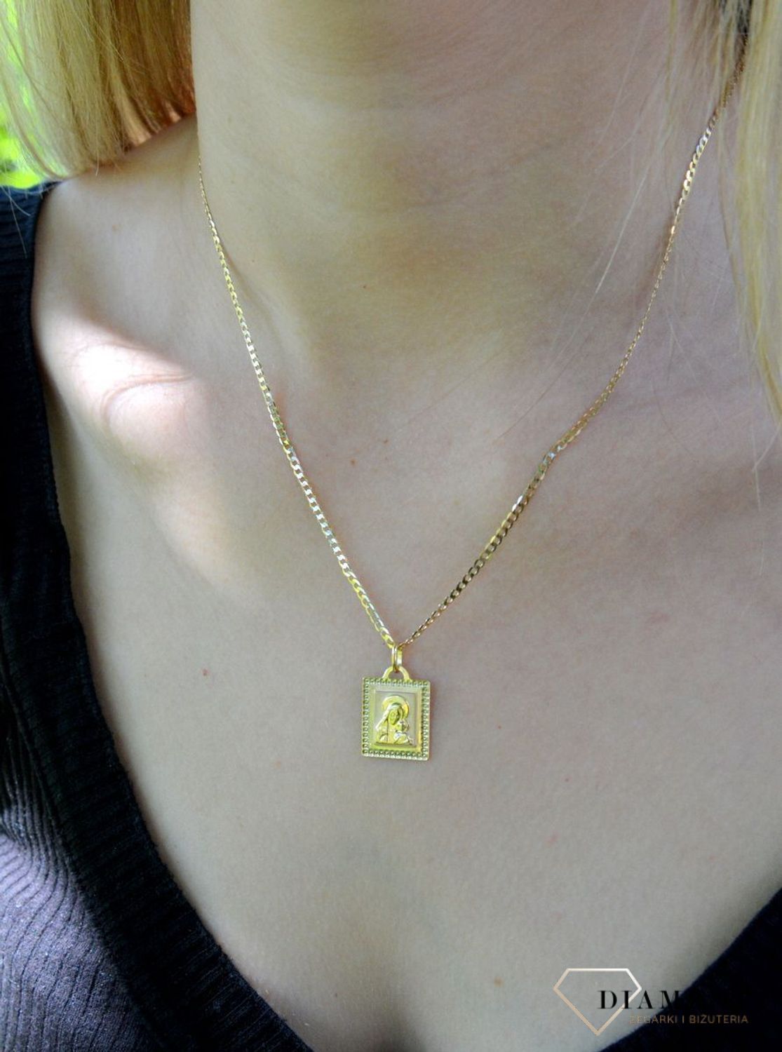 Złoty medalik prostokątny 333 z Matką Boską Częstochowską ZA 3786 333ccv.jpg